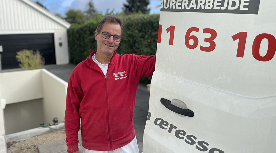 Michael smal Michael Rasmussen fra Broby Byg og Bo kan ikke undvære sit håndværk