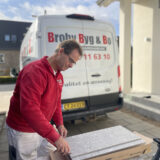 Michael Rasmussen fra Broby Byg og Bo kan ikke undvære sit håndværk